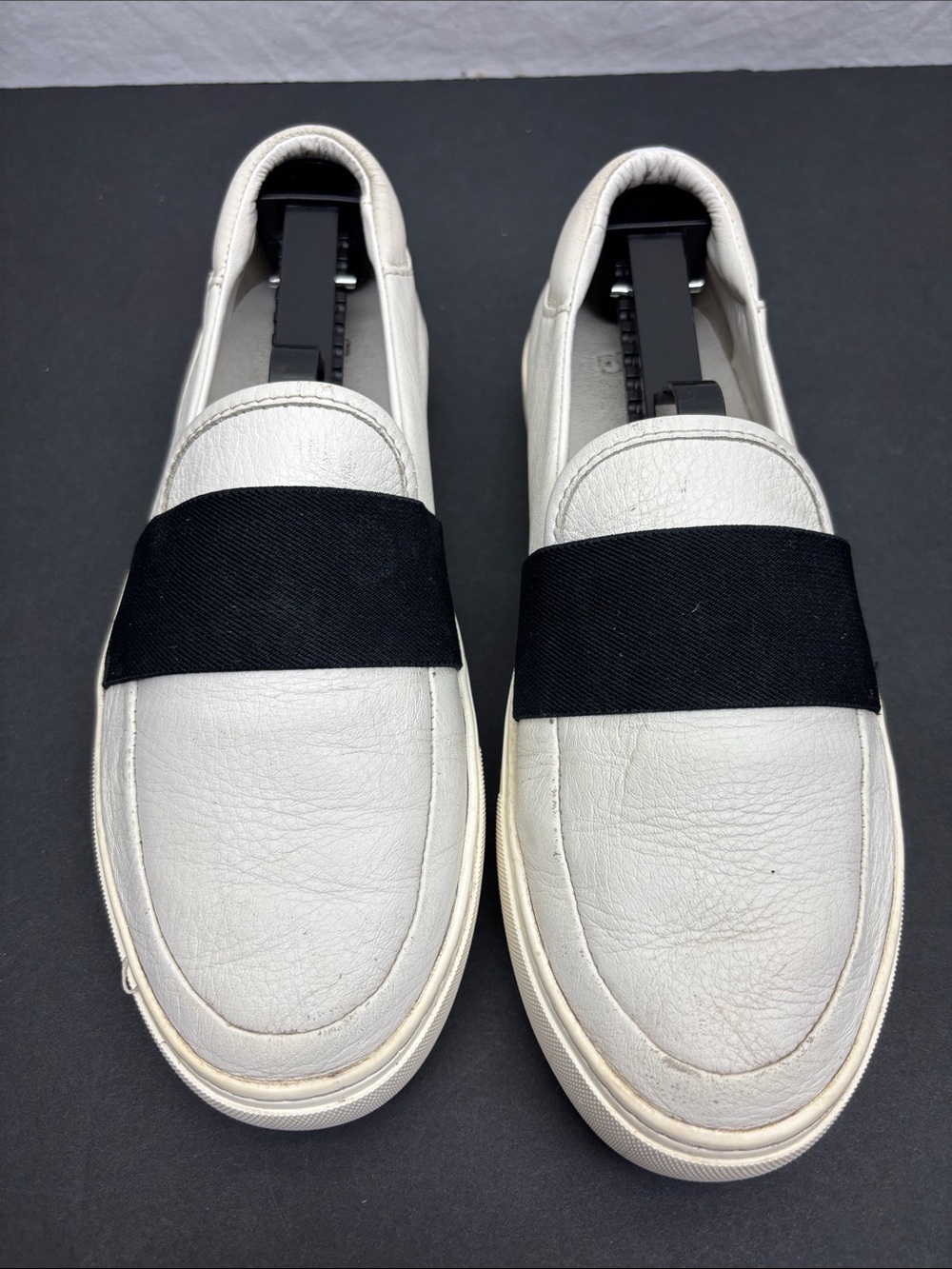 Ugg slip on shoes for women’s SZ 7.5, box 52